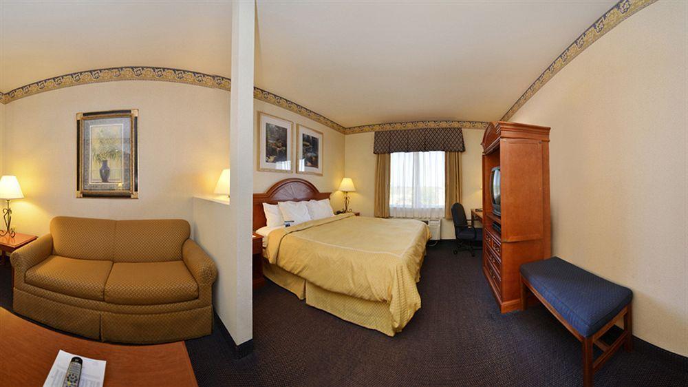 Best Western Plus Delta Inn & Suites Oakley Exterior foto