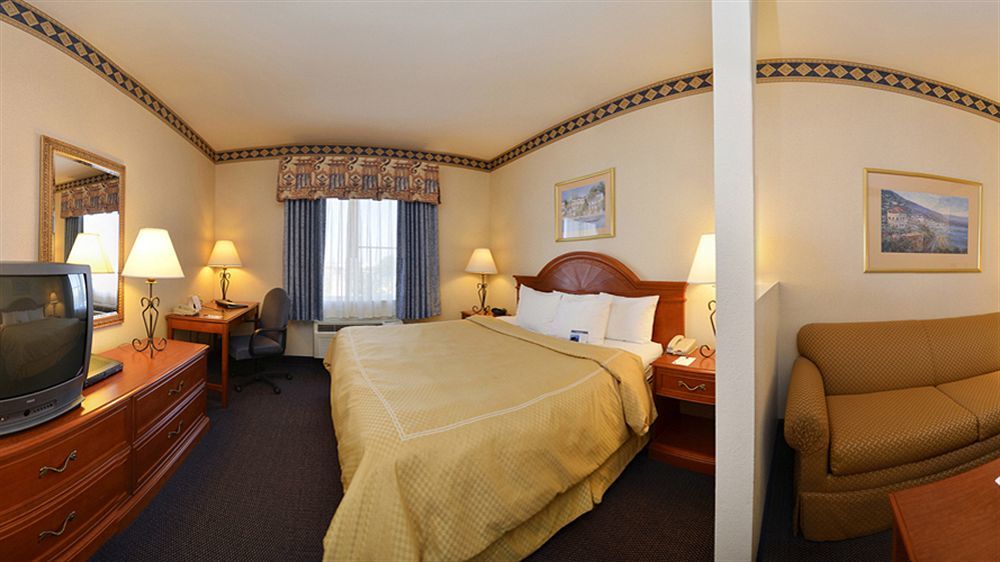 Best Western Plus Delta Inn & Suites Oakley Exterior foto